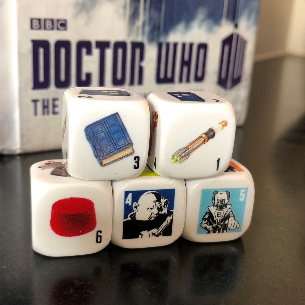 DOCTOR WHO Collector's Edition Dalek Yahtzee Game & Whoology: Dr. Who Miscellany - Picture 12 of 17